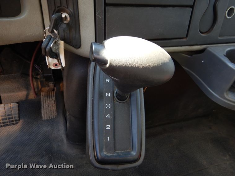 image for item DM0655 2013 International 4300  box truck