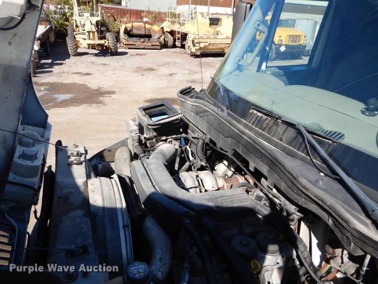 image for item DM0655 2013 International 4300  box truck