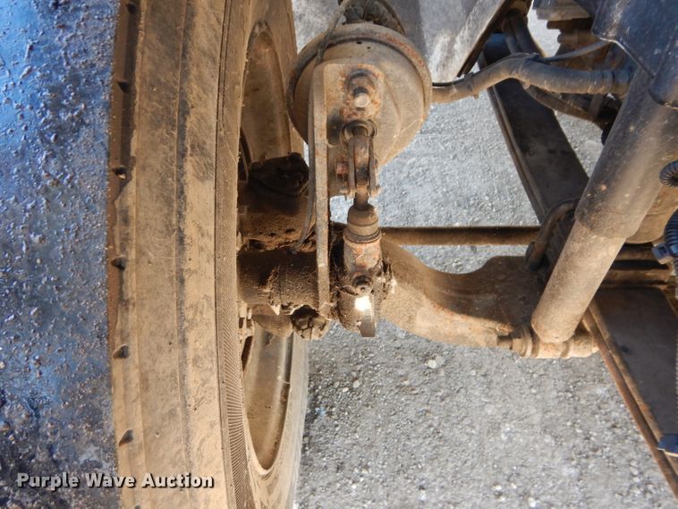 image for item DM0655 2013 International 4300  box truck