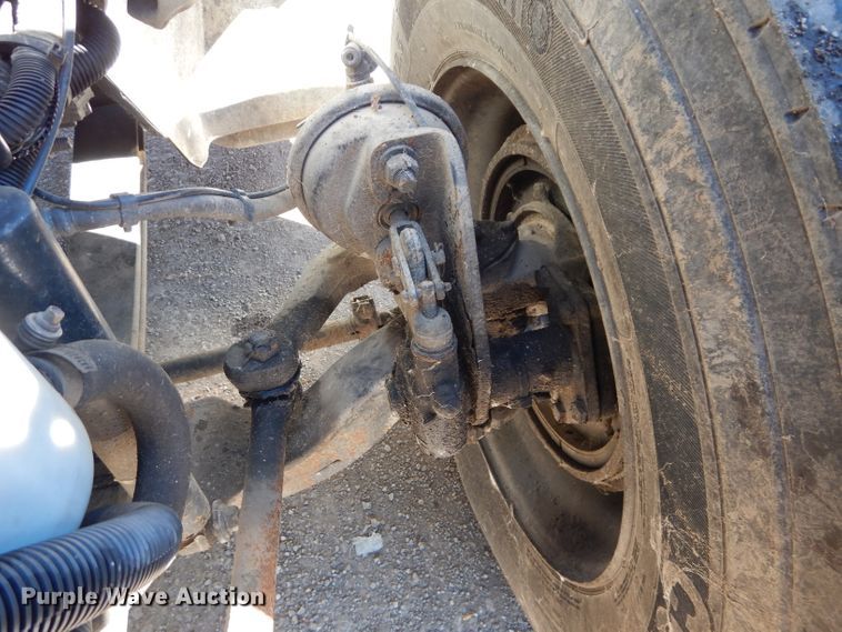 image for item DM0655 2013 International 4300  box truck