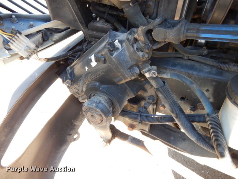 image for item DM0655 2013 International 4300  box truck