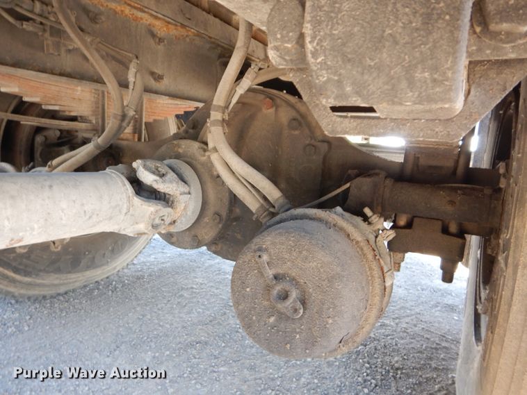 image for item DM0655 2013 International 4300  box truck