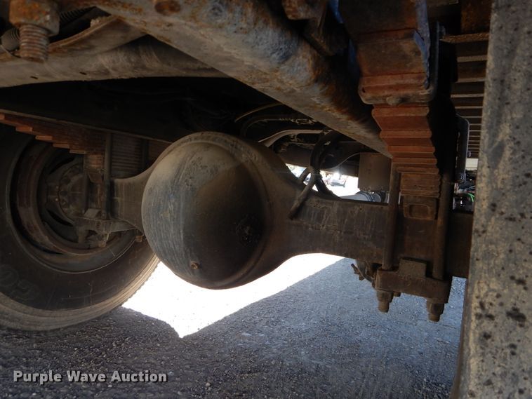 image for item DM0655 2013 International 4300  box truck