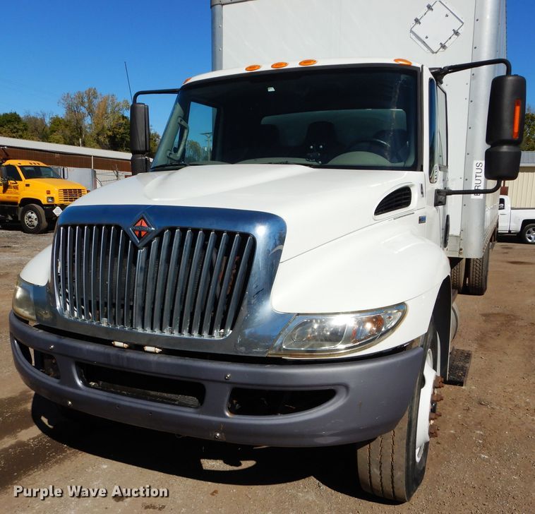 image for item DM0655 2013 International 4300  box truck