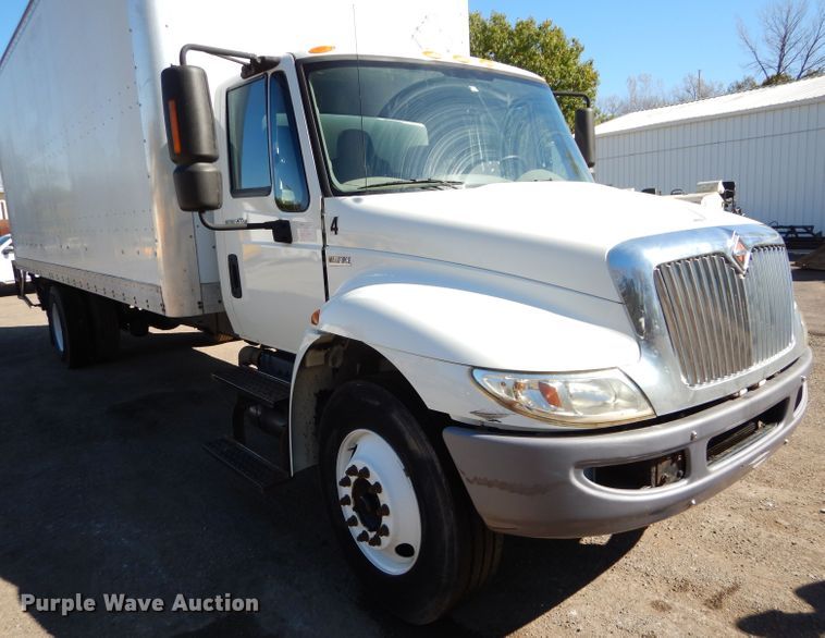 image for item DM0655 2013 International 4300  box truck