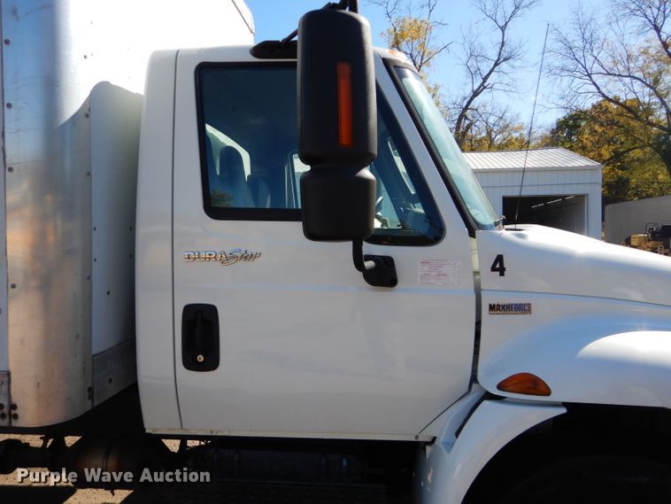 image for item DM0655 2013 International 4300  box truck