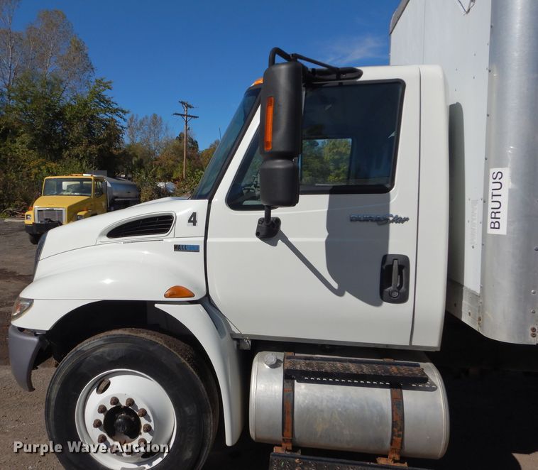 image for item DM0655 2013 International 4300  box truck