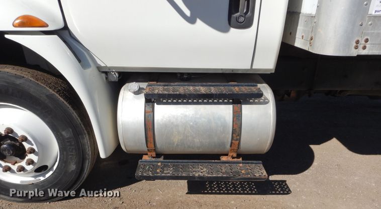 image for item DM0655 2013 International 4300  box truck