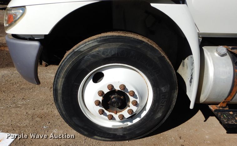 image for item DM0655 2013 International 4300  box truck