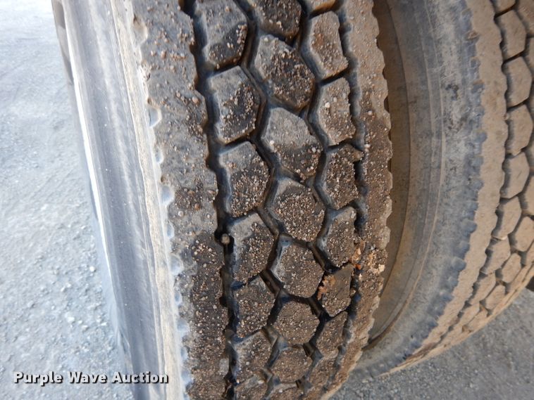 image for item DM0655 2013 International 4300  box truck