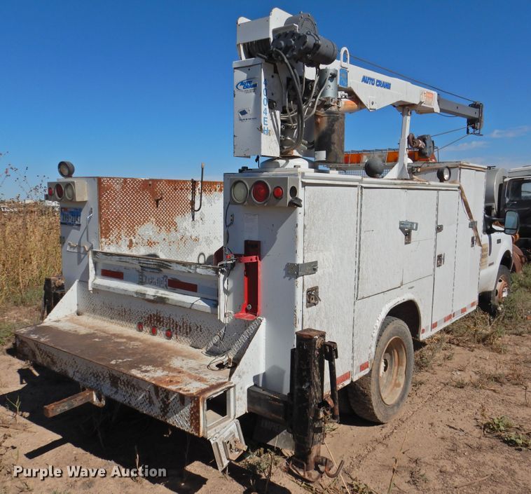 image for item DM8988 2003 Ford F550 Super Duty  utility / service truck