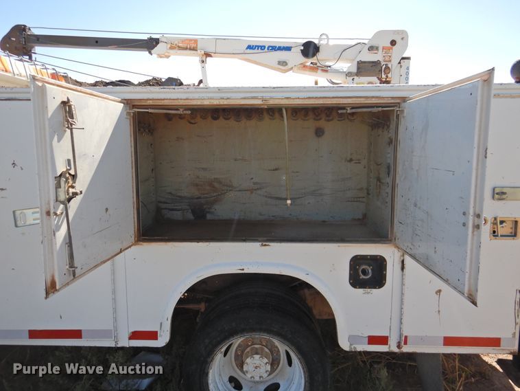 image for item DM8988 2003 Ford F550 Super Duty  utility / service truck