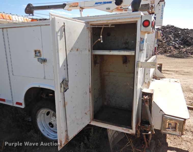 image for item DM8988 2003 Ford F550 Super Duty  utility / service truck