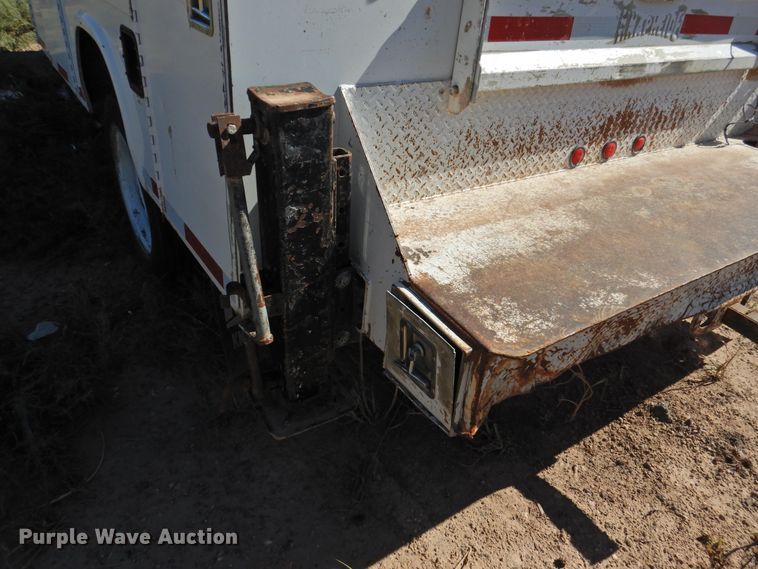 image for item DM8988 2003 Ford F550 Super Duty  utility / service truck