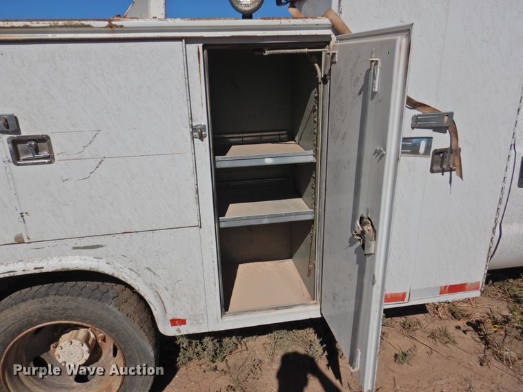 image for item DM8988 2003 Ford F550 Super Duty  utility / service truck