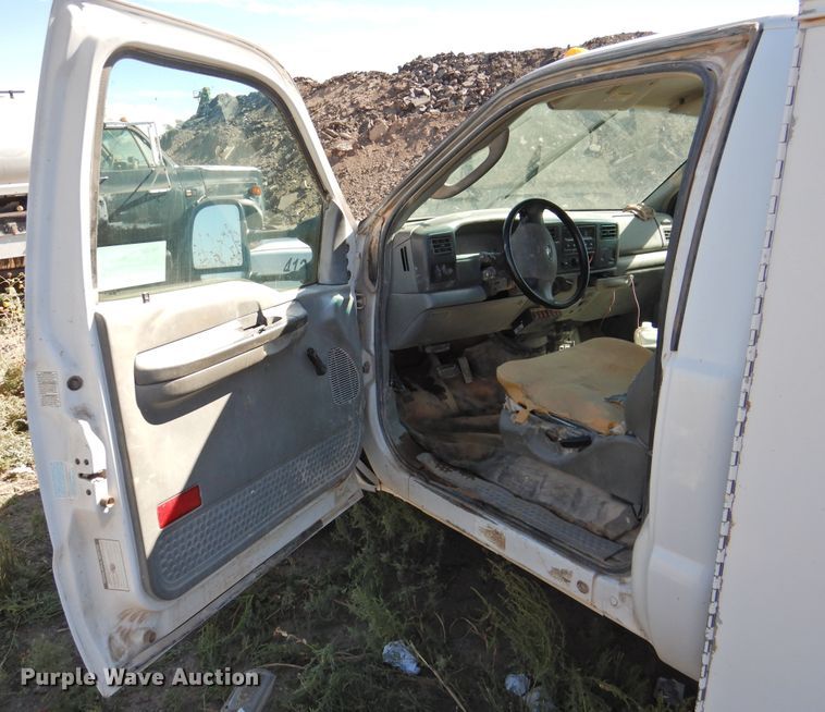 image for item DM8988 2003 Ford F550 Super Duty  utility / service truck