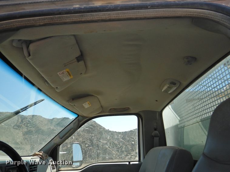 image for item DM8988 2003 Ford F550 Super Duty  utility / service truck