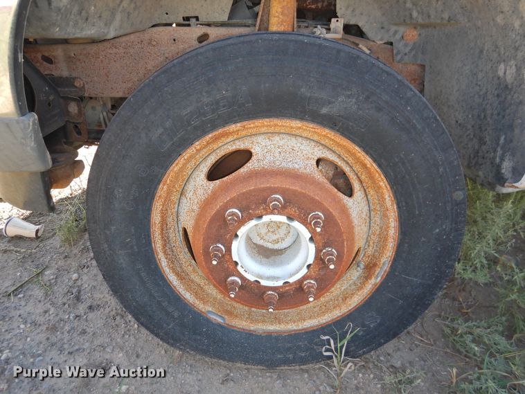 image for item DM8988 2003 Ford F550 Super Duty  utility / service truck