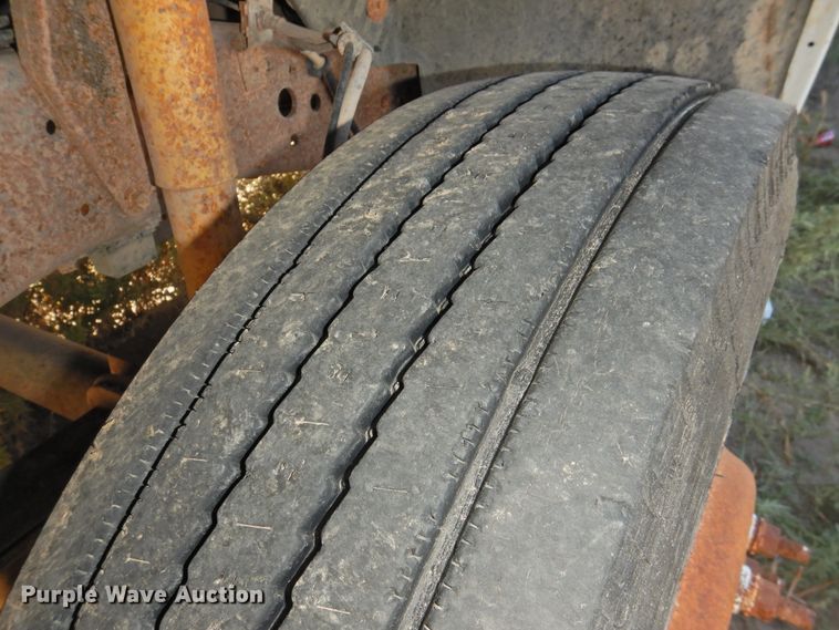 image for item DM8988 2003 Ford F550 Super Duty  utility / service truck