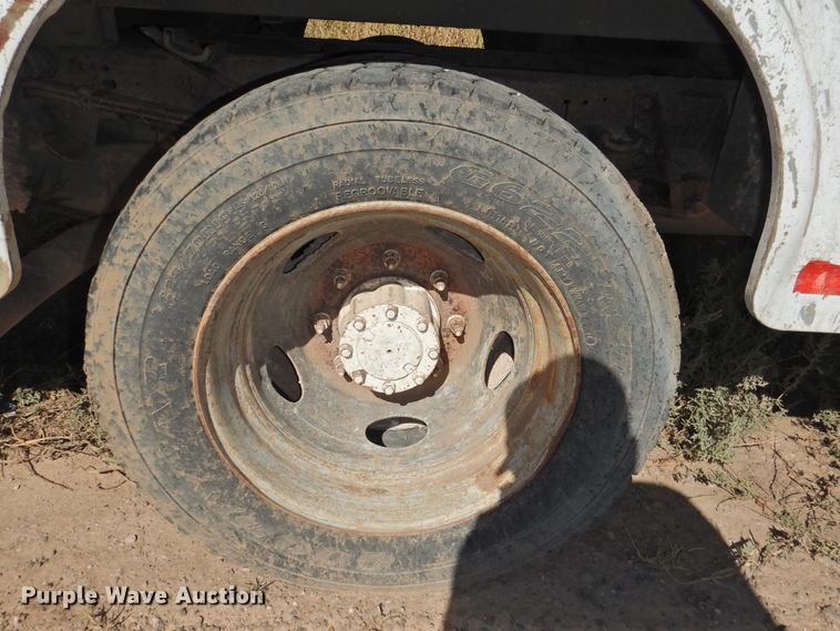 image for item DM8988 2003 Ford F550 Super Duty  utility / service truck