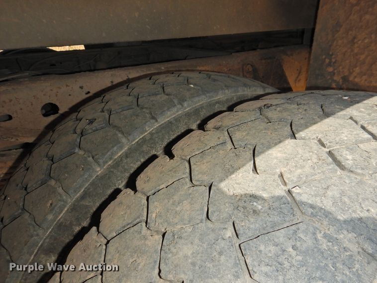 image for item DM8988 2003 Ford F550 Super Duty  utility / service truck