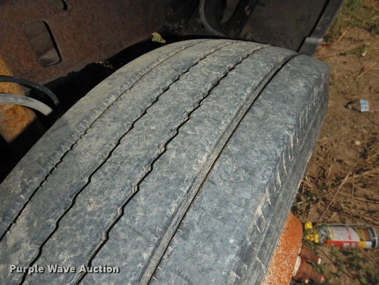 image for item DM8988 2003 Ford F550 Super Duty  utility / service truck