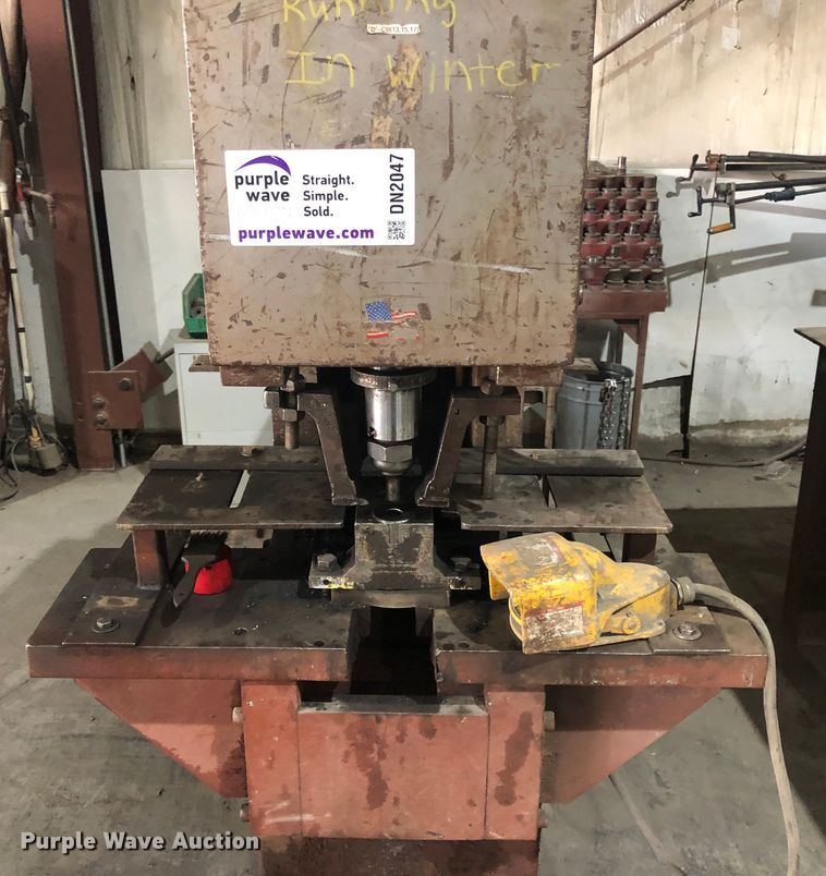 image for item DN2047 MW 86  ironworker machine