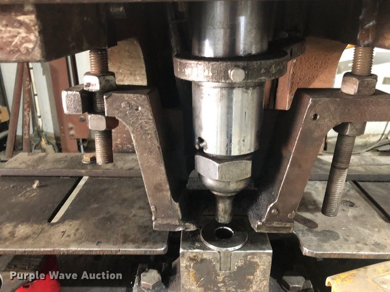 image for item DN2047 MW 86  ironworker machine