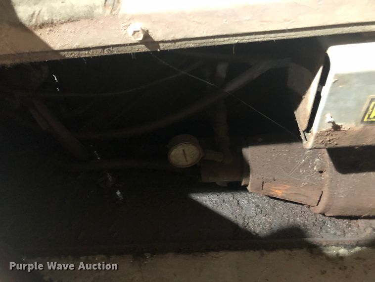 image for item DN2047 MW 86  ironworker machine