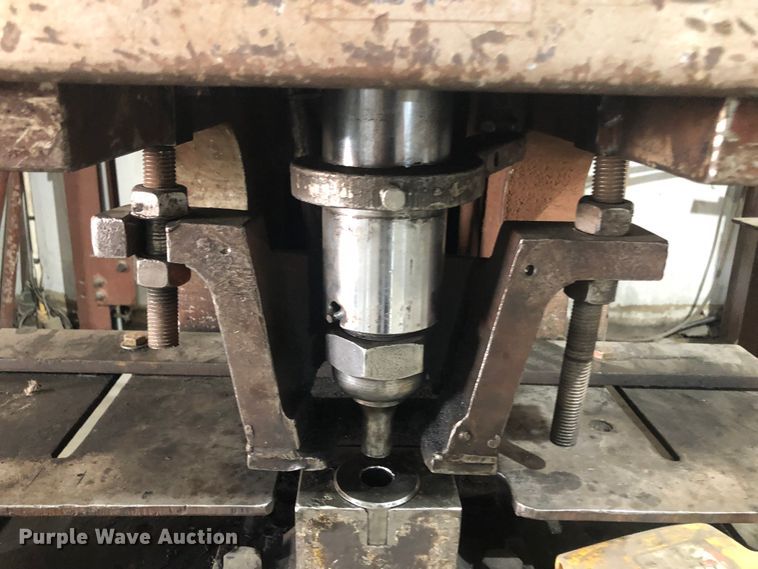 image for item DN2047 MW 86  ironworker machine