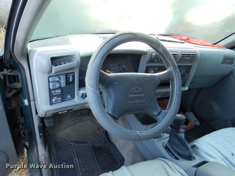image for item DN5261 1997 Chevrolet Blazer  SUV