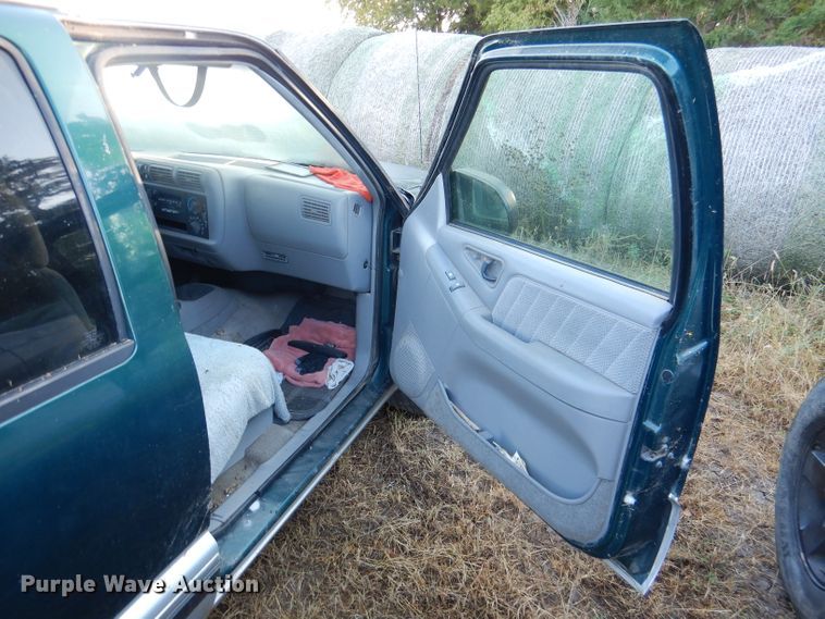 image for item DN5261 1997 Chevrolet Blazer  SUV