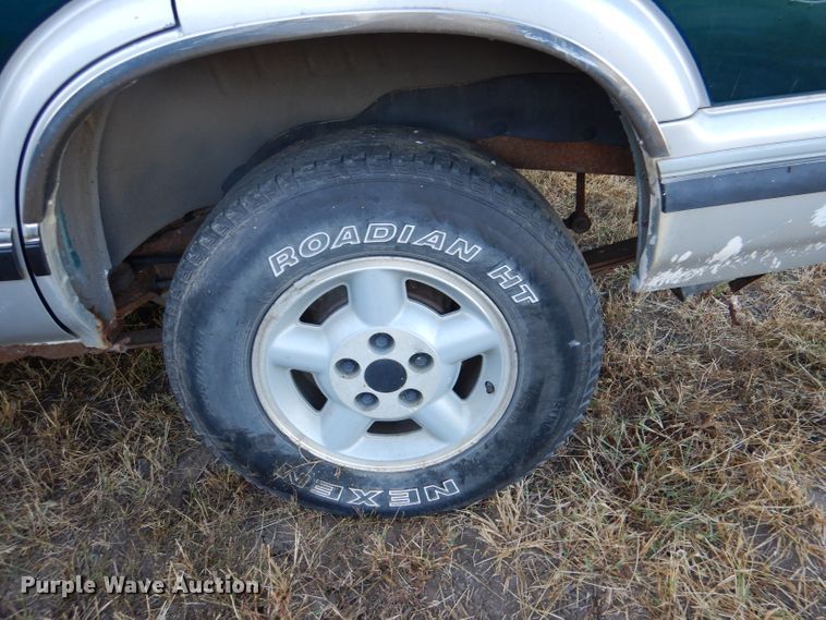 image for item DN5261 1997 Chevrolet Blazer  SUV