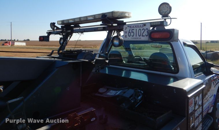 image for item DN5267 2000 Ford F450 Super Duty XL  tow truck