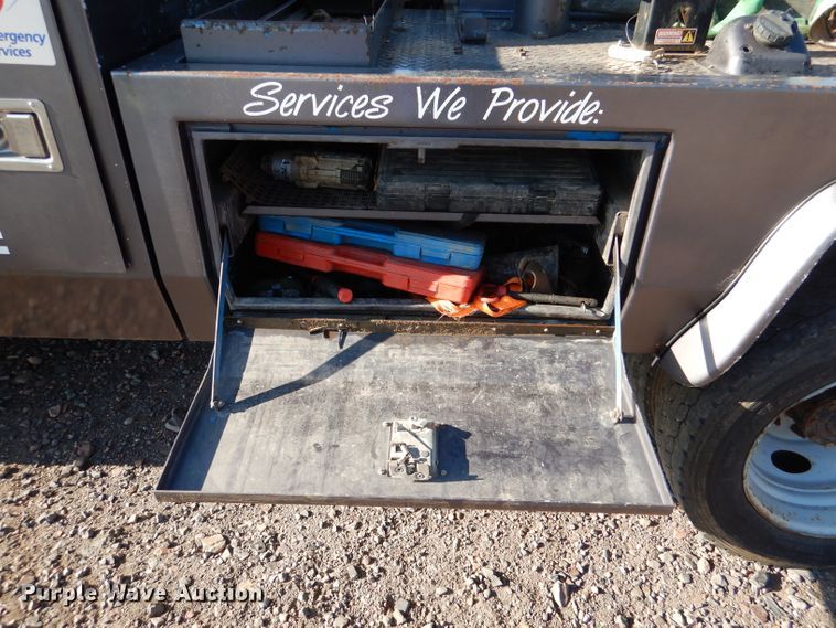 image for item DN5267 2000 Ford F450 Super Duty XL  tow truck