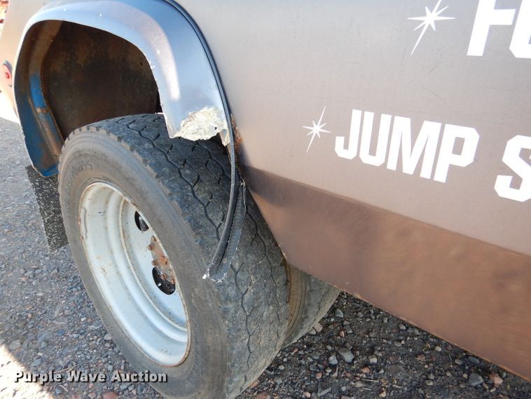 image for item DN5267 2000 Ford F450 Super Duty XL  tow truck