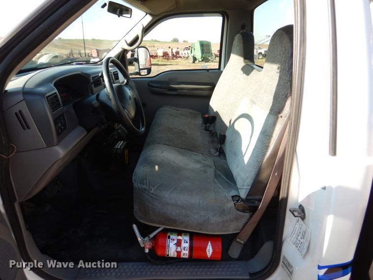 image for item DN5267 2000 Ford F450 Super Duty XL  tow truck