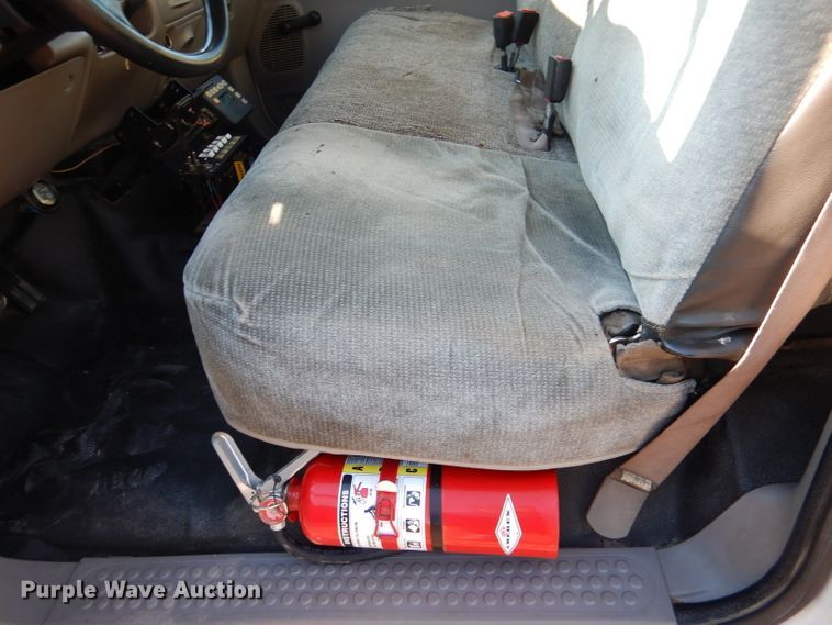 image for item DN5267 2000 Ford F450 Super Duty XL  tow truck