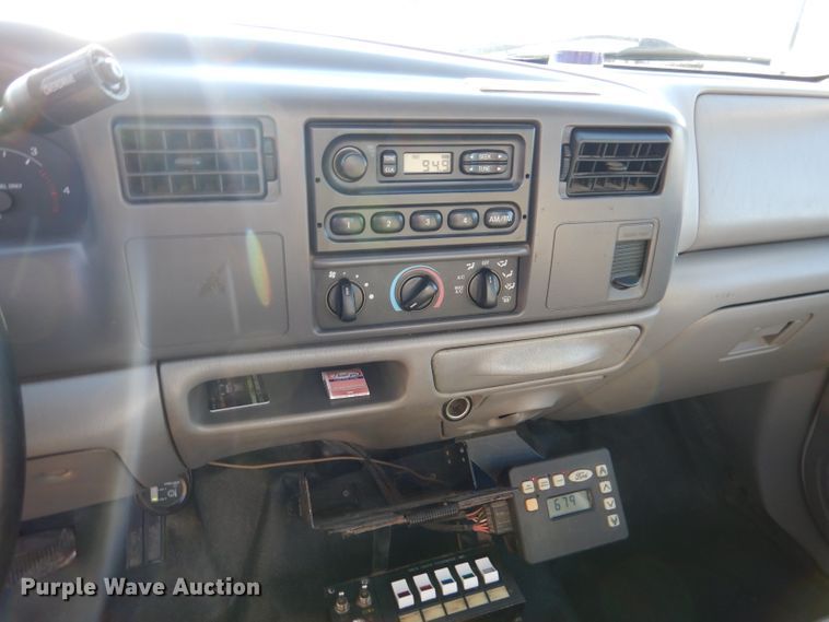 image for item DN5267 2000 Ford F450 Super Duty XL  tow truck