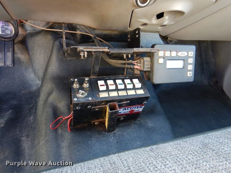 image for item DN5267 2000 Ford F450 Super Duty XL  tow truck