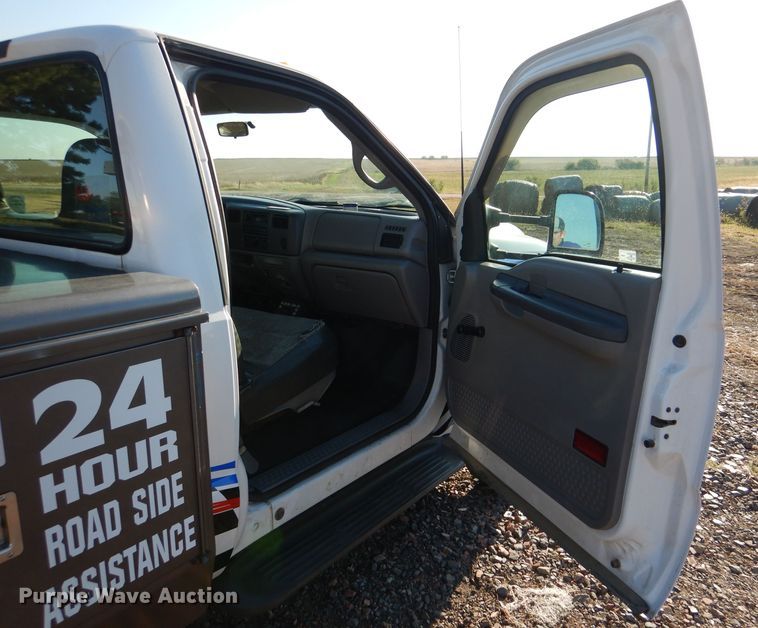 image for item DN5267 2000 Ford F450 Super Duty XL  tow truck