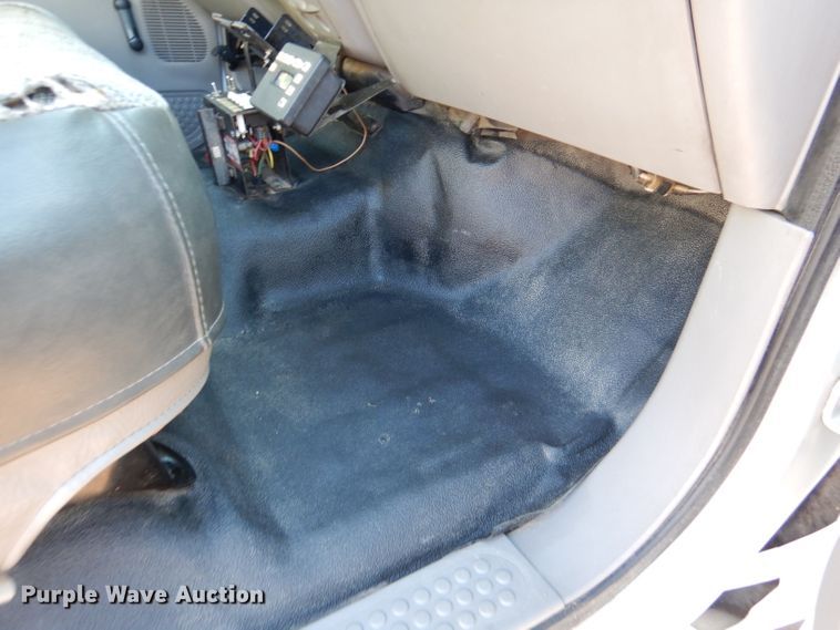 image for item DN5267 2000 Ford F450 Super Duty XL  tow truck