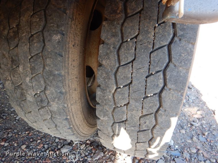 image for item DN5267 2000 Ford F450 Super Duty XL  tow truck