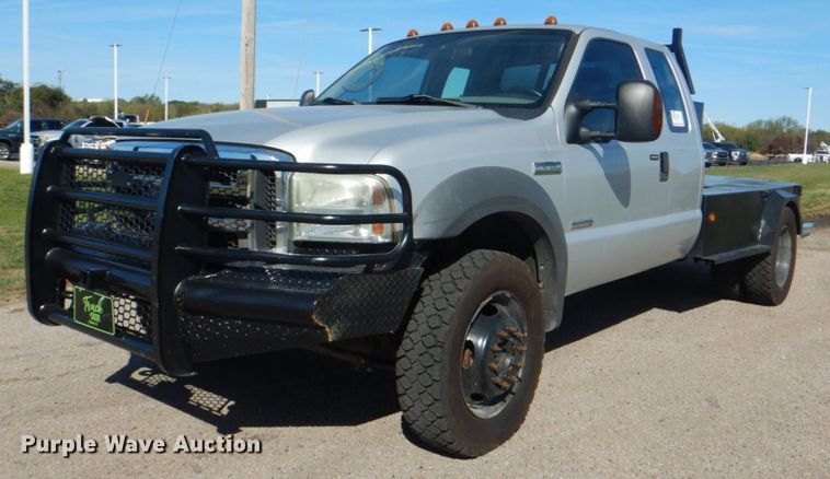 image for item DN6510 2005 Ford F450 Super Duty XLT  SuperCab flatbed truck