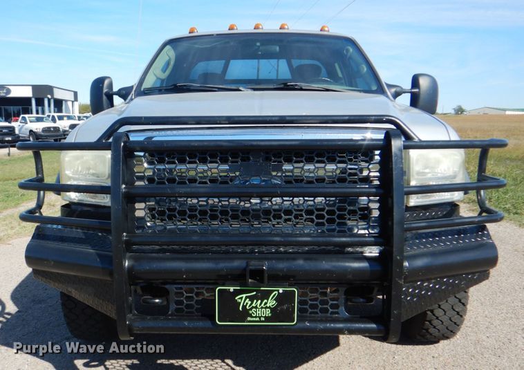 image for item DN6510 2005 Ford F450 Super Duty XLT  SuperCab flatbed truck