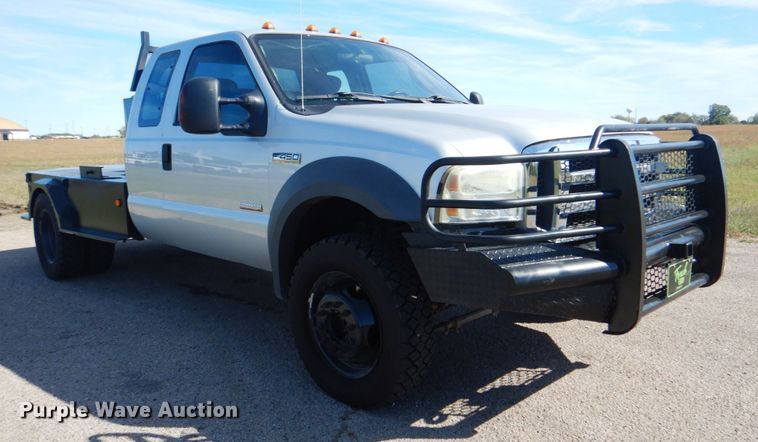 image for item DN6510 2005 Ford F450 Super Duty XLT  SuperCab flatbed truck