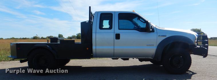 image for item DN6510 2005 Ford F450 Super Duty XLT  SuperCab flatbed truck