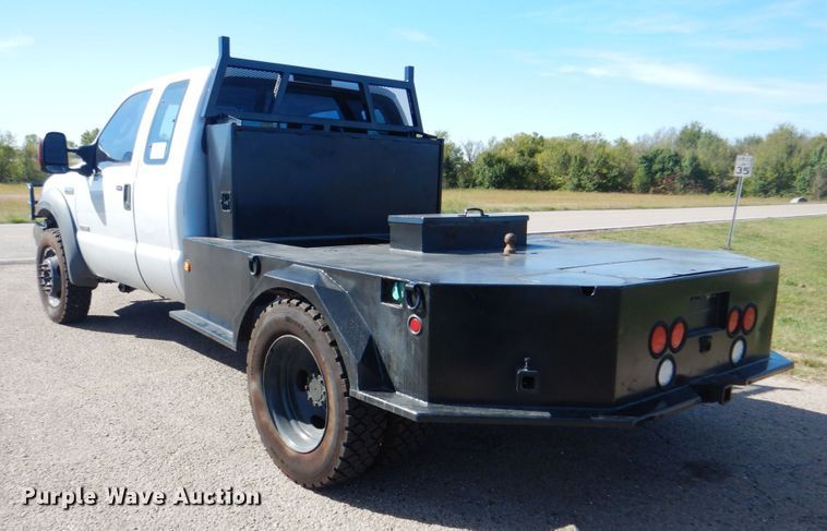image for item DN6510 2005 Ford F450 Super Duty XLT  SuperCab flatbed truck