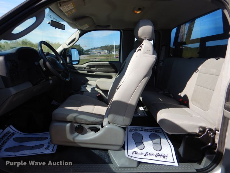 image for item DN6510 2005 Ford F450 Super Duty XLT  SuperCab flatbed truck