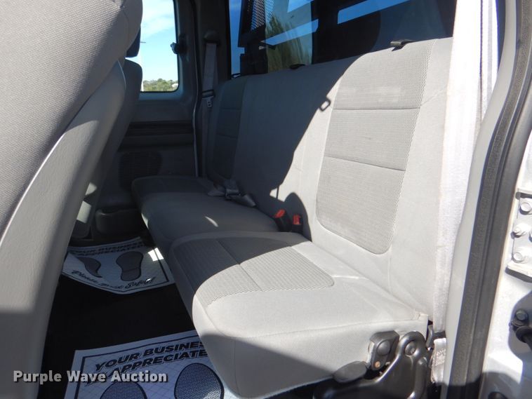 image for item DN6510 2005 Ford F450 Super Duty XLT  SuperCab flatbed truck